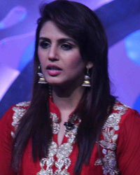 Huma Qureshi at Anmol Hai Tu Nayi Soch Ko Salaam Show PM