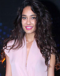 Lisa Haydon at Housefull 3 Promotion on Sa Re Ga Ma Pa