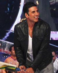 Akshay Kumar at Promotion of Holiday on Jhalak Dikhhla Jaa