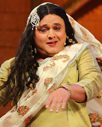 Shah Rukh Khan and Ali Asgar Shah Rukh Khan and Ali Asgar