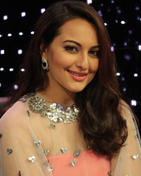 Sonakshi Sinha at Welcome Back Promotion on Indian Idol Junior