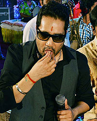 Mika Singh and Yogesh Lakhani