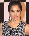 Sameera Reddy at Amitabh Bachchan Birthday Party