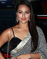 Sonakshi Sinha at Amitabh Bachchan Diwali Bash 2014