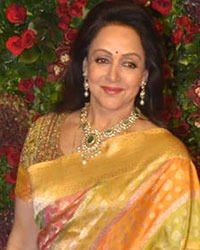 Hema Malini at DeepVeer Mumbai Reception