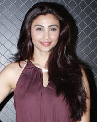 Daisy Shah at Elli Avram Birthday Party