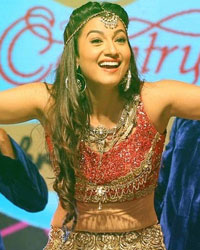 Gauhar Khan at Gauhar Performs at Country Club New Year Bash