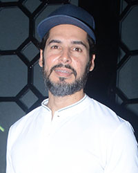 Dino Morea at Gaurav Kapoor Birthday Bash