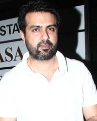 Harman Baweja at Madhvan Birthday Party