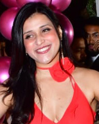 Mannara Chopra Birthday Bash