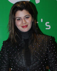 Kainaat Arora at Meet Bros Party