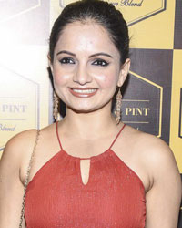 Giaa Manek Giaa Manek