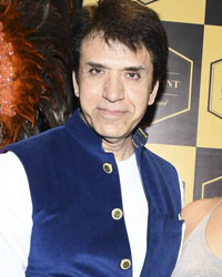 Suraj Thapar w with wife Suraj Thapar w with wife