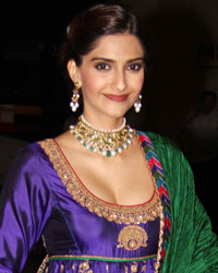 Sonam Kapoor at Sahid Kapoor and Mira Rajput Wedding Reception