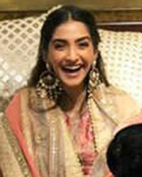 Sonam Kapoor at Sonam Kapoor Mehendi Ceremony