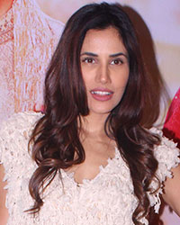 Sonnalli Seygall at Sonu Ke Titu Ki Sweety Success Bash