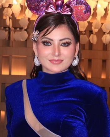 Urvashi Rautela Celebrates Her Mother`s Birthday