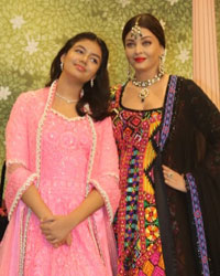 Aradhya and Aishwarya Rai Bachchan