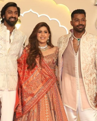 Ishan Kishan, Krunal Pandya, Pankhuri and Hardik Pandya