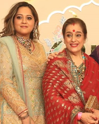 Luv and Kussh Sonha with their mother Poonam Sinha and Taruna Sinha