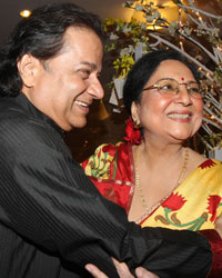 Anaup Jalota and Tabassum