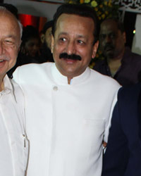 Sushilkumar Shinde, Baba Siddique and Zeeshan Siddique