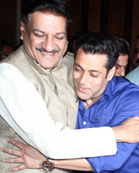 Maharashtra Chief Minister Prithviraj Chavan and Salman Khan