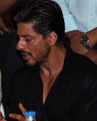 Maharashtra Chief Minister Prithviraj Chavan, Shah Rukh Khan and Salim Khan