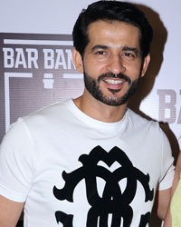 Hiten Tejwani and wife Gauri Pradhan