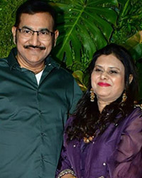 Sudesh Bhosle with wife Hema Bhosle