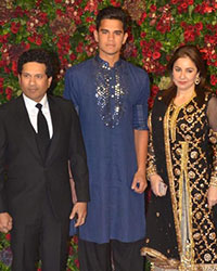 Sachin Tendulkar, Arjun Tendulkar and Anjali Tendulkar