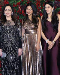 Mukesh Ambani, Nita Ambani, Isha Ambani, Anant and Akash Ambani