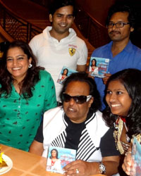 Bharti, Lekha, Ekta, Ravindra Jain and Sanchiti