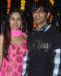 Karanvir Bohra along with his wife Teejay Sidhu