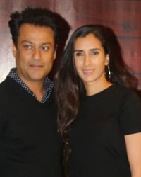 aBHISHEK kAPOOR AND pRAGYA