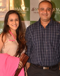 Vivek Mushran with wife