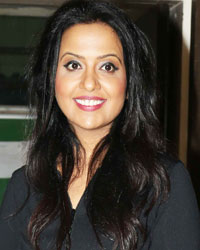 Maharashtra Chief Minister Devendra Fadnavis wife Amruta Fadnavis