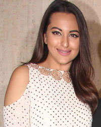 Sonakshi Sinha, Mansh Malhotra and Suzy Menkes