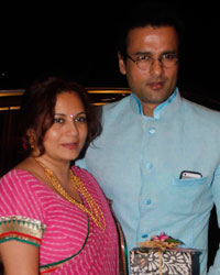 MAnasi Roy and Rohit Roy