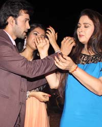 Poonam Dhillon birthday celebrations on the sets of 'Nayi Pehchaan'