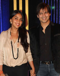 Vivek Oberoi with his wife Priyanka Alva Oberoi