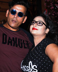 Ravi Kishan and Rani Chattarjee