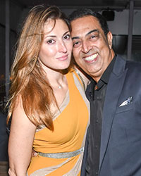 Dina Umarova and Vindu Dara Singh