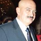 Rakesh Roshan with wife