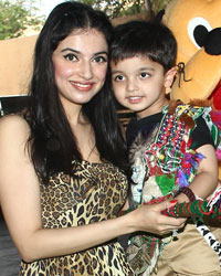 Divya with her son Ruhaan Kumar