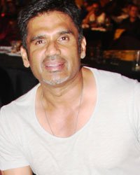 Indra Kuar and Suniel Shetty