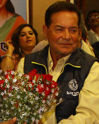 Maharashtra CM Devendra Fadnavis and Salim Khan