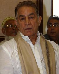 Dilip Tahil