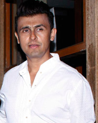 Madhurima, Divya, Bhushan Kumar and Sonu Nigam