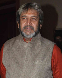 Mahesh MAnjrekar